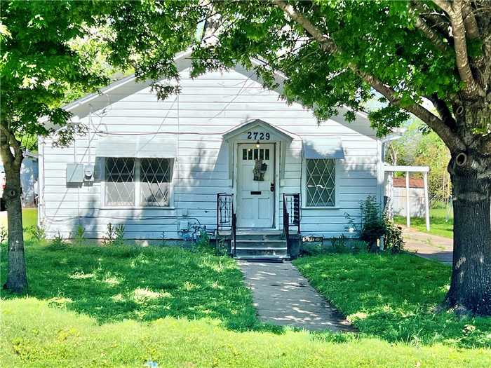 photo 1: 2729 Gurley Avenue, Waco TX 76711