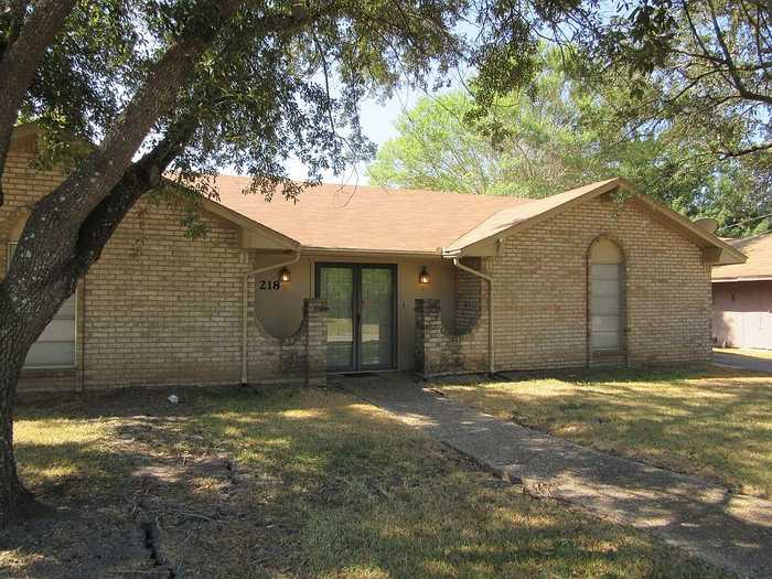 photo 1: 218 Lawndale Drive, Marlin TX 76661