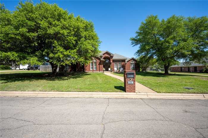 photo 2: 115 Laurel Oaks Lane, Crawford TX 76638