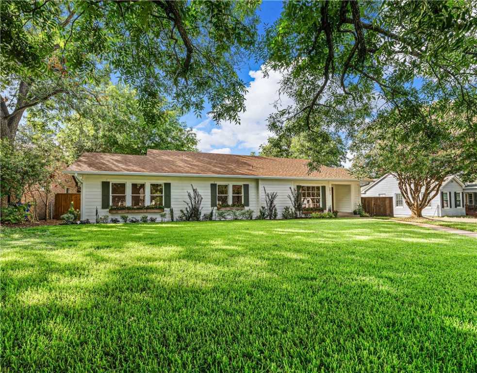 photo 2: 2617 Pine Avenue, Waco TX 76708