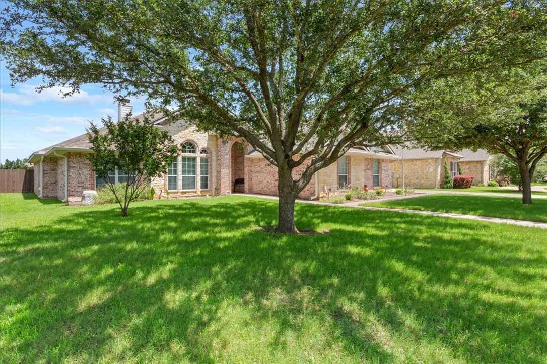 photo 3: 933 Queen Elizabeth Street, McGregor TX 76657