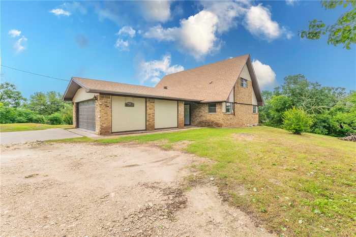 photo 2: 197 Woods Lane, Bruceville TX 76630