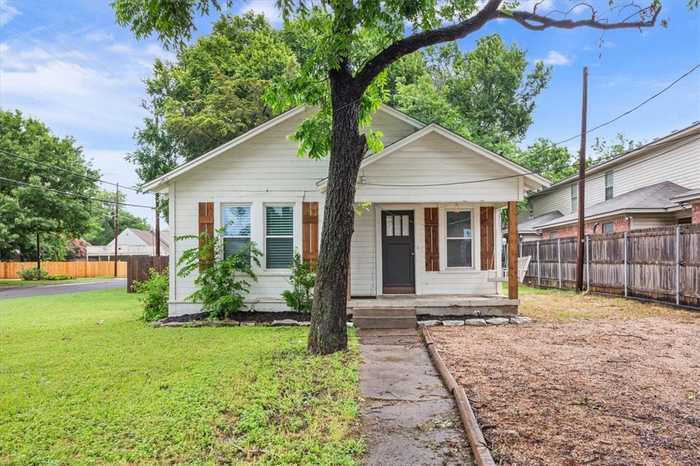 photo 1: 2004 S 11th Street, Waco TX 76706