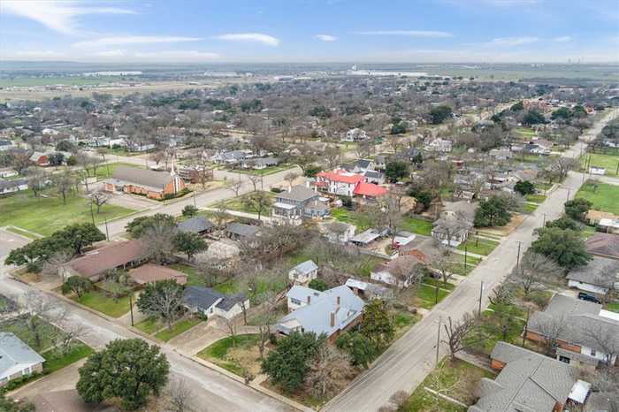 photo 1: 501 S Adams Street, McGregor TX 76657