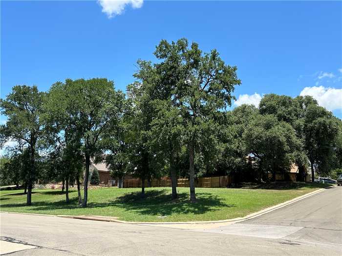 photo 2: 501 Keys Creek Drive, Waco TX 76708