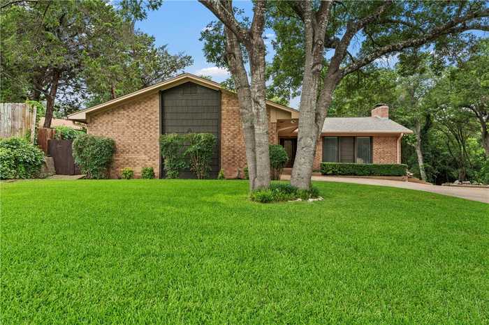 photo 1: 2907 Maple Hill Circle, Waco TX 76708