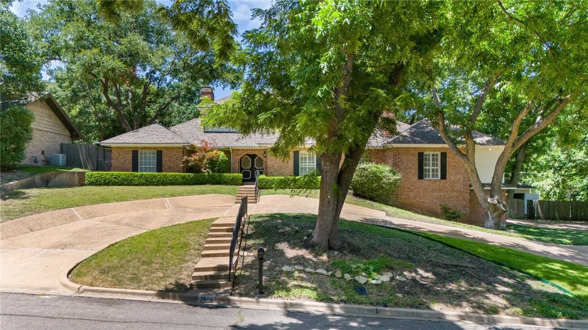 photo 1: 2604 Eldridge Lane, Waco TX 76710