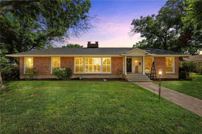 photo 1: 219 N 30th Street, Waco TX 76710