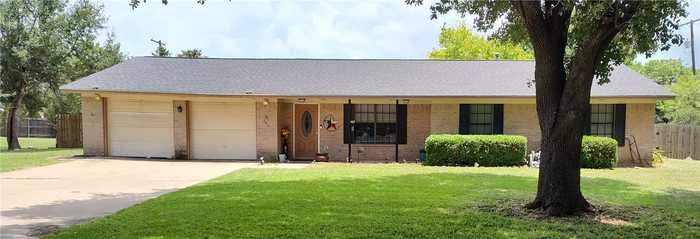 photo 2: 106 Frost Creek Avenue, Groesbeck TX 76642