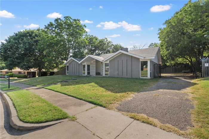 photo 2: 1318 Pembrook Drive, Waco TX 76701