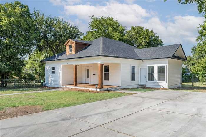 photo 2: 1013 N 16th Street, Waco TX 76707