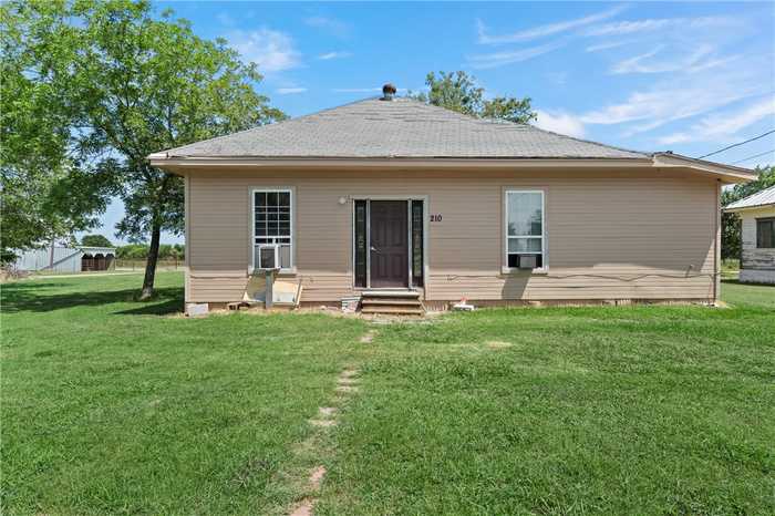 photo 2: 210 2nd Street, Mount Calm TX 76673