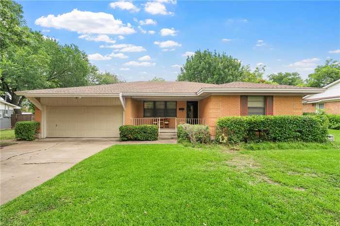 photo 1: 2131 Collins Drive, Waco TX 76710