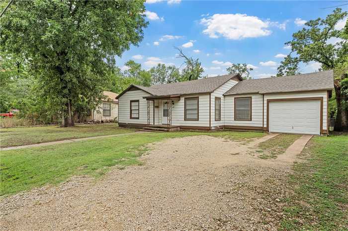 photo 2: 206 Mistletoe Drive, Marlin TX 76661