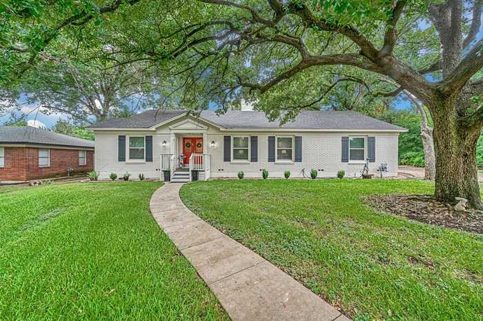 photo 1: 617 Fitzpatrick Avenue, Waco TX 76708