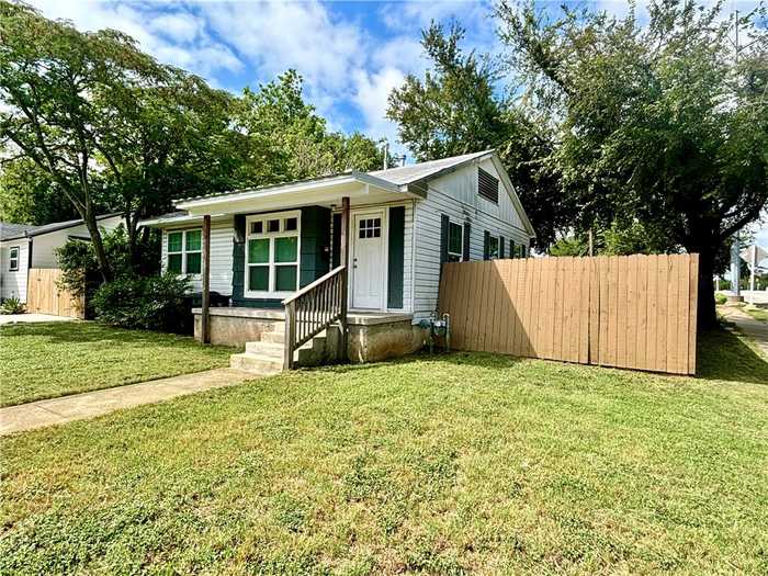 photo 2: 1801 Columbia Street, Waco TX 76711