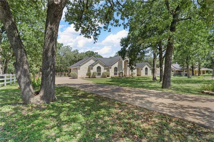 photo 2: 393 Woodland Drive, Lorena TX 76655