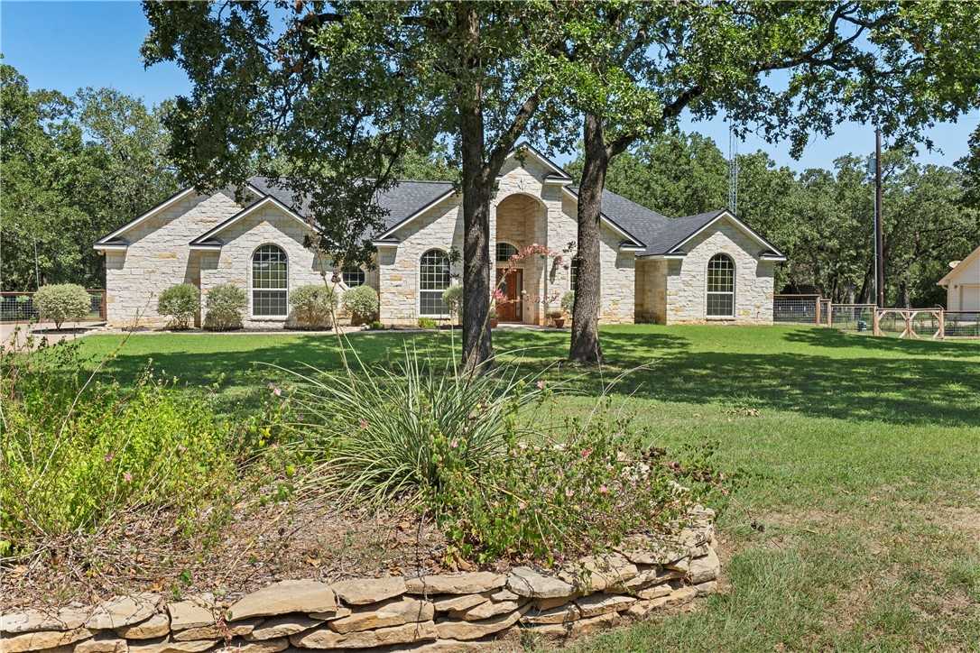 photo 3: 393 Woodland Drive, Lorena TX 76655