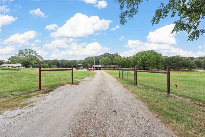 photo 2: 7226 S 12th St. Road, Robinson TX 76706