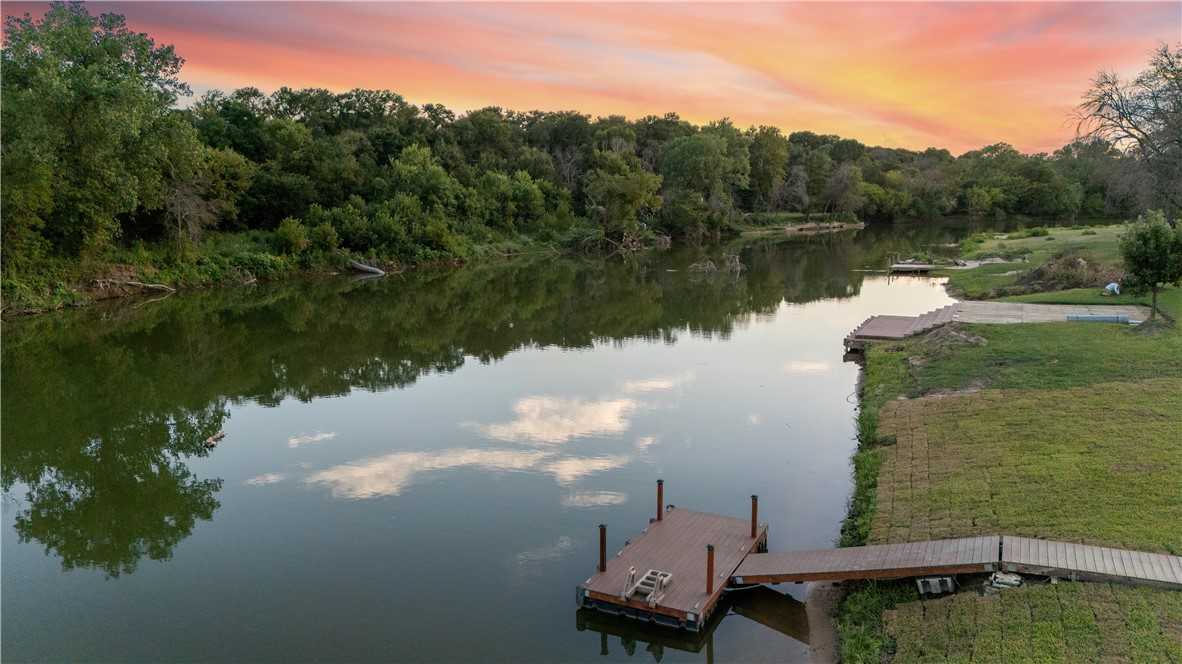 photo 2: 172 Brazos Point Drive, Waco TX 76705