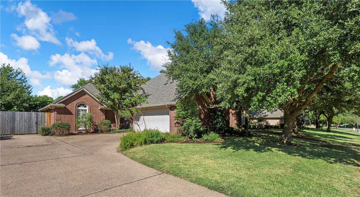 photo 2: 506 Stone Creek Ranch Road, McGregor TX 76657