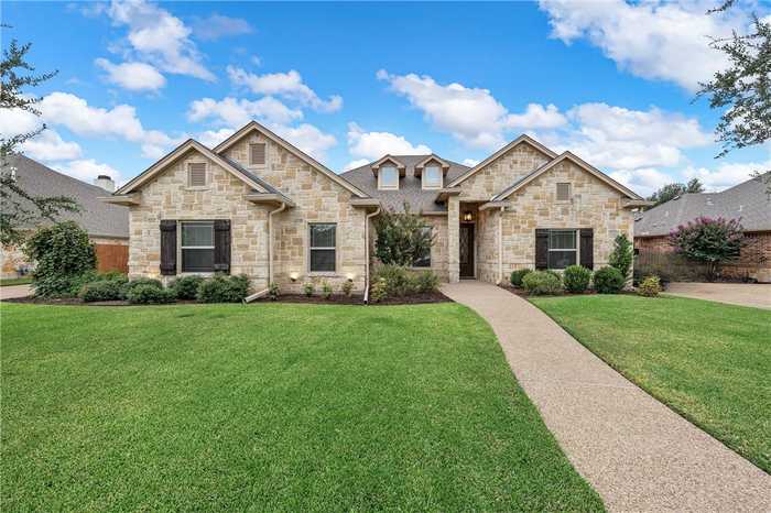 photo 1: 306 Desert Sky Drive, McGregor TX 76657