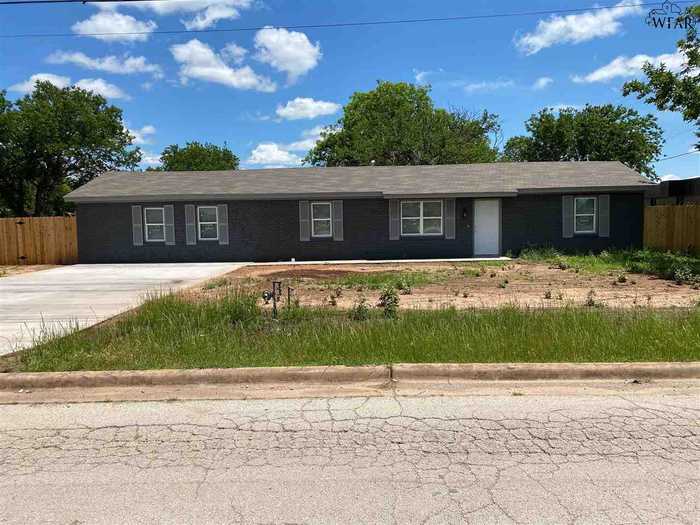 photo 1: 401 S COLLEGE AVENUE, Holliday TX 76366