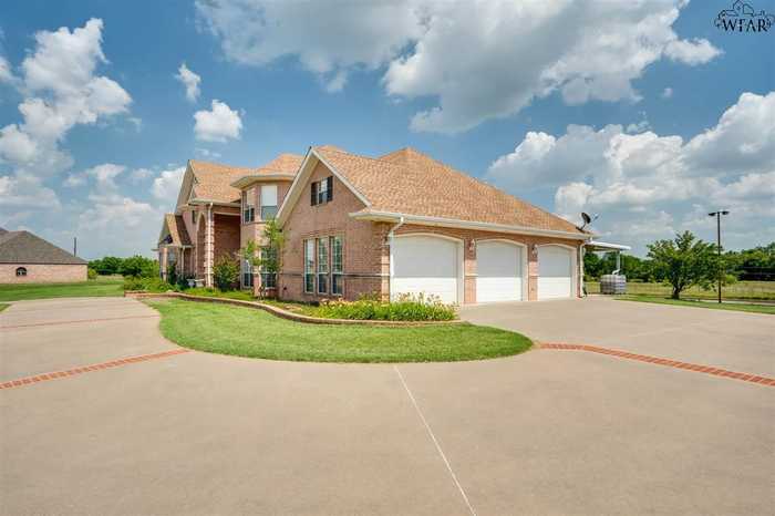 photo 30: 505 COUNTRY CLUB DRIVE, Henrietta TX 76365