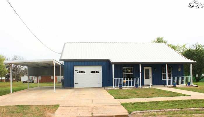 photo 1: 905 E COMMERCE STREET, Henrietta TX 76365