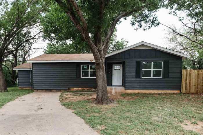 photo 1: 209 CLARK CIRCLE, Henrietta TX 76365