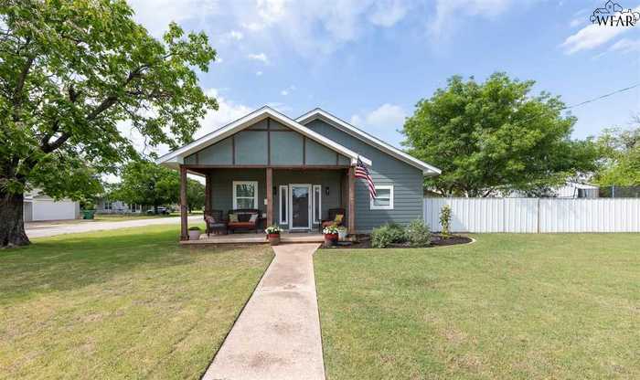 photo 1: 304 E SPRING STREET, Henrietta TX 76365