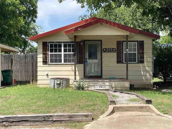 photo 1: 313 S ANGELINA AVENUE, Henrietta TX 76365