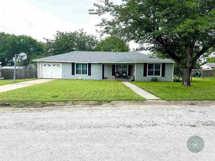 photo 1: 810 W BOIS DARC STREET, Henrietta TX 76365