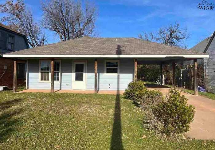 photo 1: 409 W MICHIGAN AVENUE, Electra TX 76360