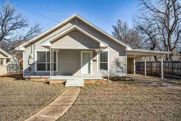 photo 1: 208 E SPRING STREET, Henrietta TX 76365