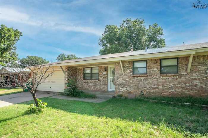 photo 2: 113 WOOD CIRCLE, Iowa Park TX 76367