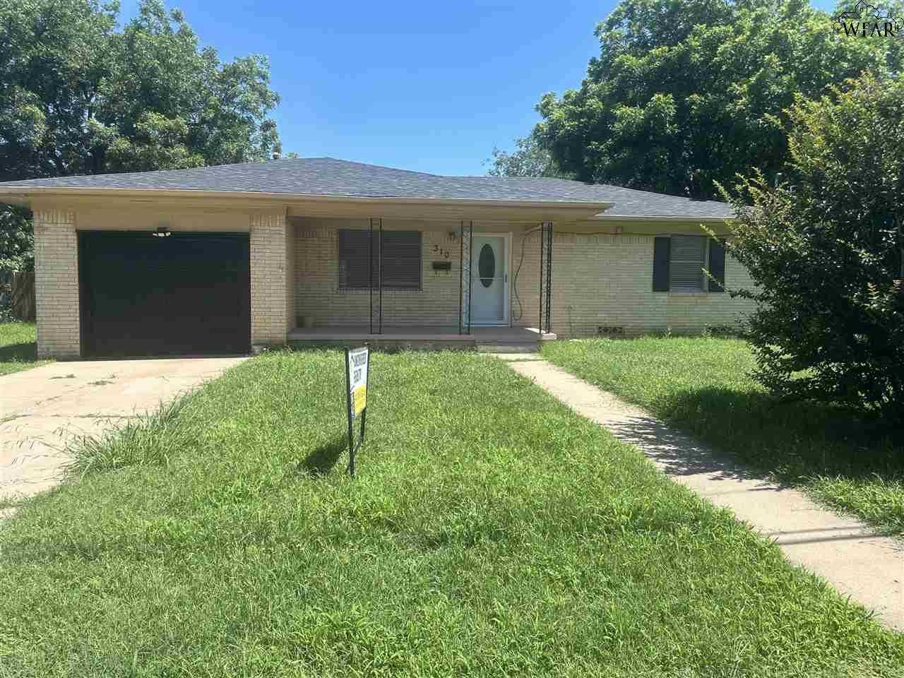 photo 1: 310 E CRAFTON STREET, Henrietta TX 76365