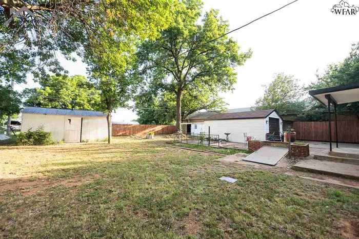 photo 30: 607 E CASH STREET, Iowa Park TX 76367