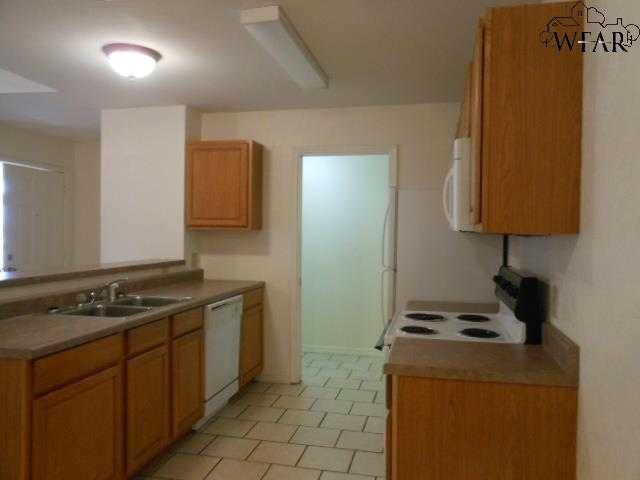 photo 3: 406 E CHESTNUT STREET, Holliday TX 76366