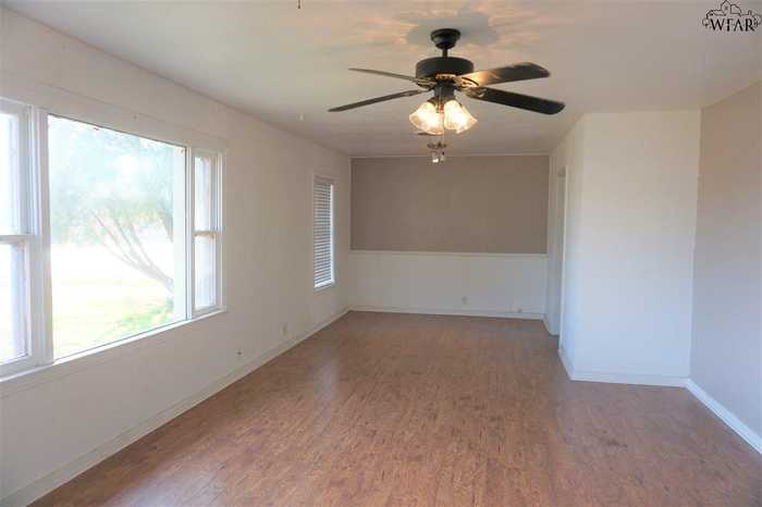 photo 2: 310 W BANK STREET, Iowa Park TX 76367