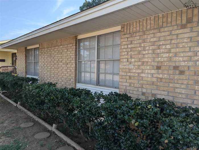 photo 2: 4629 EL CAPITAN DRIVE, Wichita Falls TX 76310