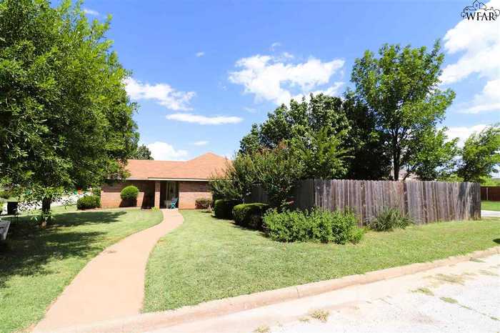 photo 2: 1301 TUMBLEWEED TRAIL, Henrietta TX 76365