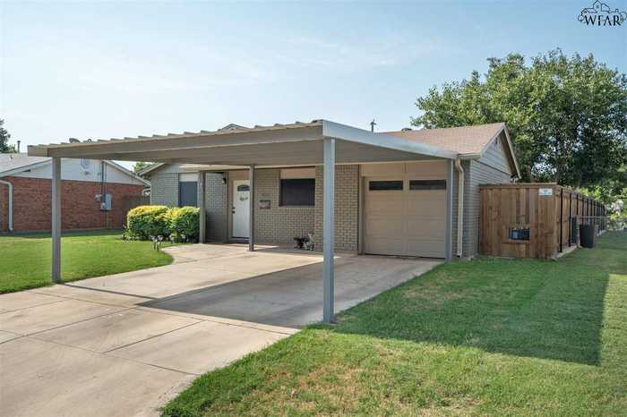 photo 2: 4613 COVE ROAD, Wichita Falls TX 76308