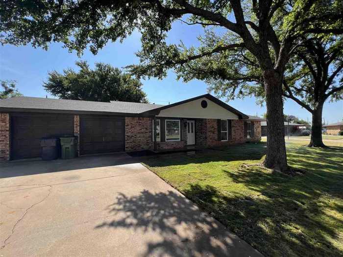 photo 1: 2 BRIANDALE COURT, Wichita Falls TX 76310