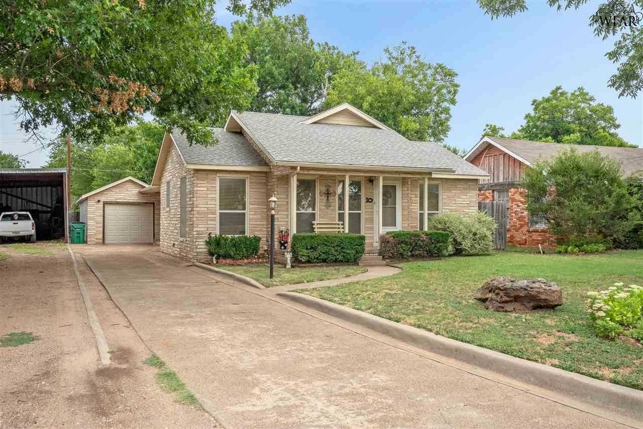 photo 2: 406 W MAGNOLIA AVENUE, Iowa Park TX 76367