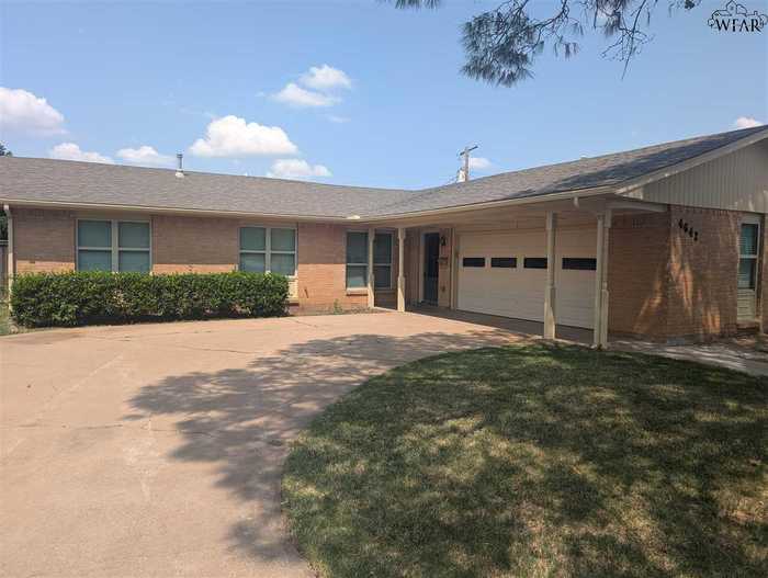 photo 2: 4642 SIERRA MADRE DRIVE, Wichita Falls TX 76310