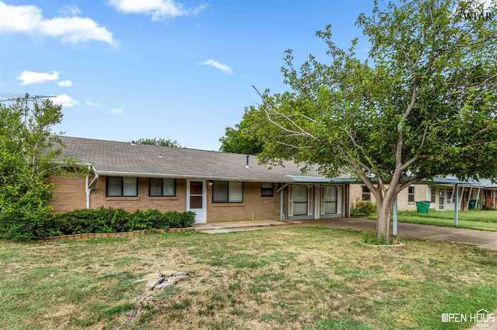 photo 1: 1007 W LOUISA AVENUE, Iowa Park TX 76367