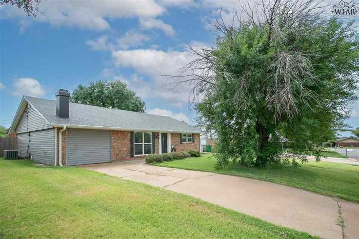 photo 2: 1607 KAREN LANE, Iowa Park TX 76367