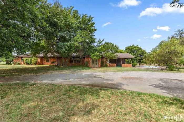 photo 1: 4615 SHADY LANE, Wichita Falls TX 76309