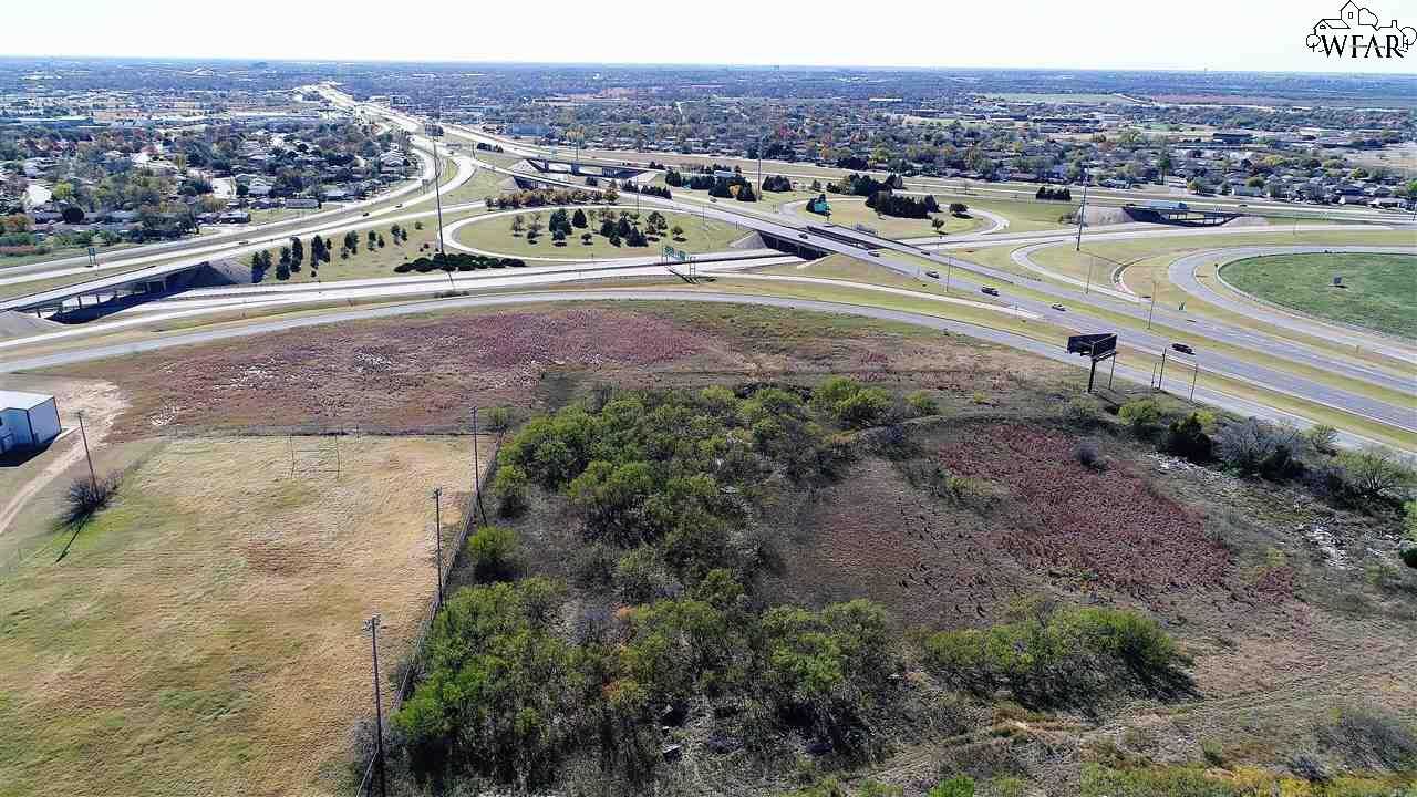 photo 3: 2401 CENTRAL FREEWAY, Wichita Falls TX 76306